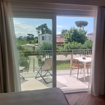 Slowersilia Panzió Lido di Camaiore